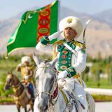 AT ÝIGIDIŇ MYRADYDYR