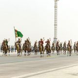 AT ÝIGIDIŇ MYRADYDYR