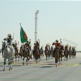 AT ÝIGIDIŇ MYRADYDYR