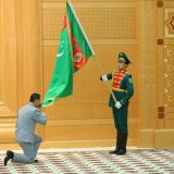 Bagtyýar türkmen ýaşlaryna döwlet sylaglary gowşuryldy