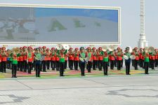 HARBY GULLUKÇYLARYŇ BAÝRAMÇYLYK SOWGATLARY