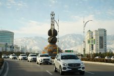 Hormatly Prezidentimiziň adyndan harby we hukuk goraýjy edaralara döwrebap awtoulaglar sowgat berildi