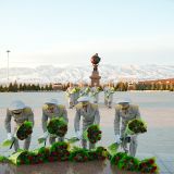 Merdana pederleriň ruhuna tagzym