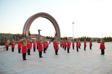 Merdana pederleriň ruhuna tagzym