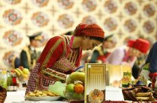 Merdanalygyň nusgasy siz, zenanlar!