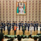 Mertler Watany beýgeldýär