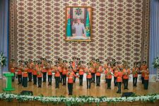 Mertler Watany beýgeldýär