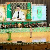 Mertler Watany beýgeldýär