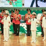 Mertler Watany beýgeldýär