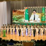 Mertler Watany beýgeldýär