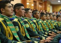 Mertler Watany beýgeldýär