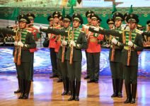 Mertler Watany beýgeldýär