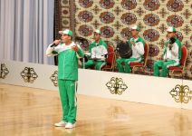 Meýdan mertleri söýýär