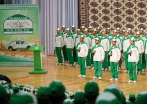 Meýdan mertleri söýýär