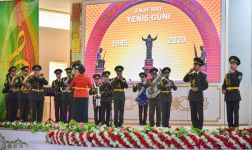 Olar bagtly geljek üçin göreşdiler