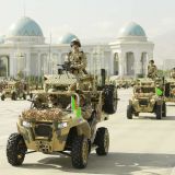 Türkmenistanyň mukaddes Garaşsyzlygynyň şanly 29 ýyllygy mynasybetli dabaraly harby ýöriş geçirildi