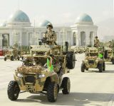 Türkmenistanyň mukaddes Garaşsyzlygynyň şanly 29 ýyllygy mynasybetli dabaraly harby ýöriş geçirildi