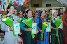 Watany goraýan zenan «Ýylyň zenany» bäsleşiginiň ýeňijisi