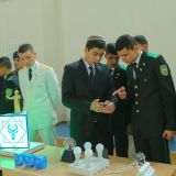 Ýaş watançylaryň mekdep taslamalarynyň ilkinji sergisi