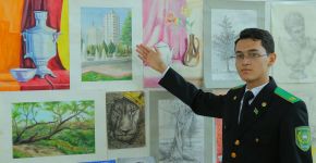 Ýaş watançylaryň mekdep taslamalarynyň ilkinji sergisi