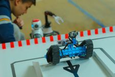 Ýaş watançylaryň mekdep taslamalarynyň ilkinji sergisi