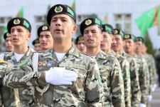 Ýeňşiň 73 ýyllygynyň şanyna