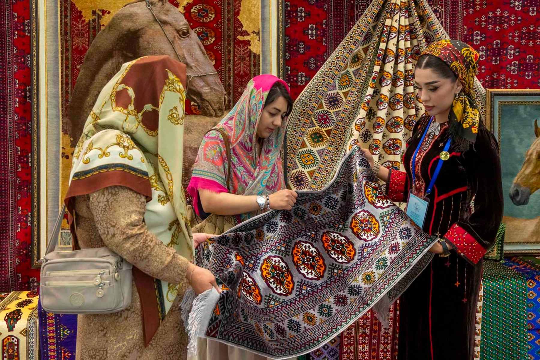 «Ak şäherim Aşgabat» atly XXV köpugurly halkara sergä we maslahata gatnaşyjylara