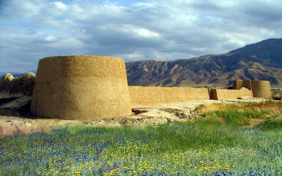 Arheologlar we dikeldijiler gadymy Paryzdepe şäherinde rejeleýiş işlerini geçirýärler