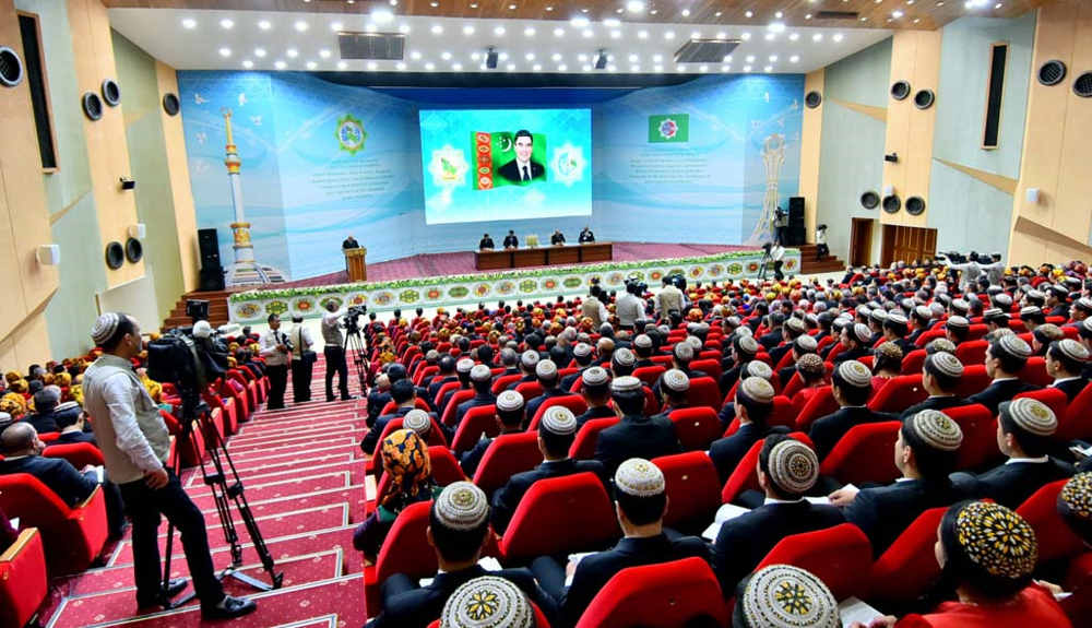 Aşgabatda Dünýä türkmenleriniň ynsanperwer birleşiginiň ХХII maslahaty geçirildi