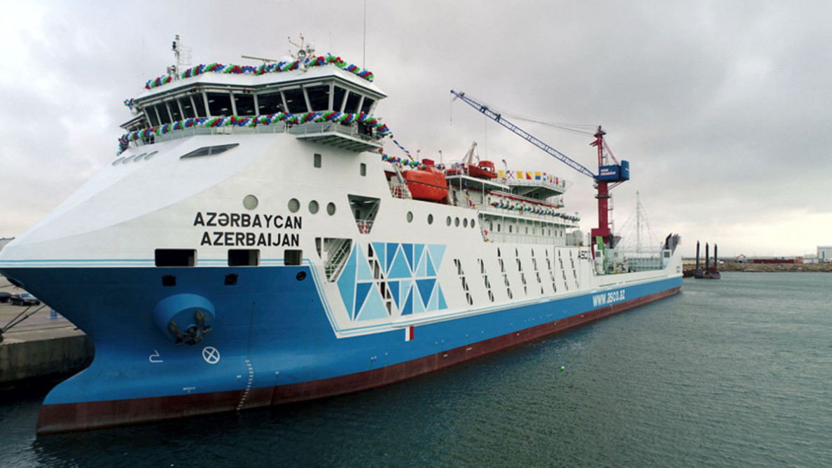 «Azerbaýjan» paromy ýurdumyza döwrebap tehnikalary getirdi