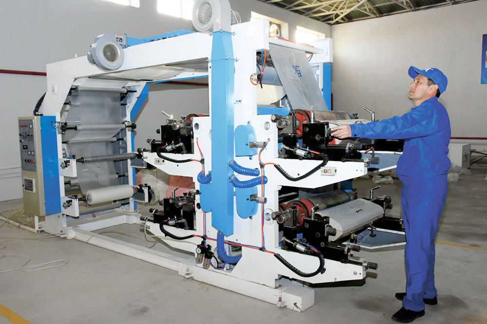 Bäsdeşlige ukyply önümleriň öndürilişi artýar