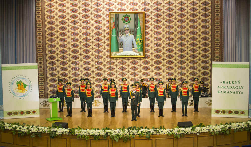 Beýik döwrümize buýsanç