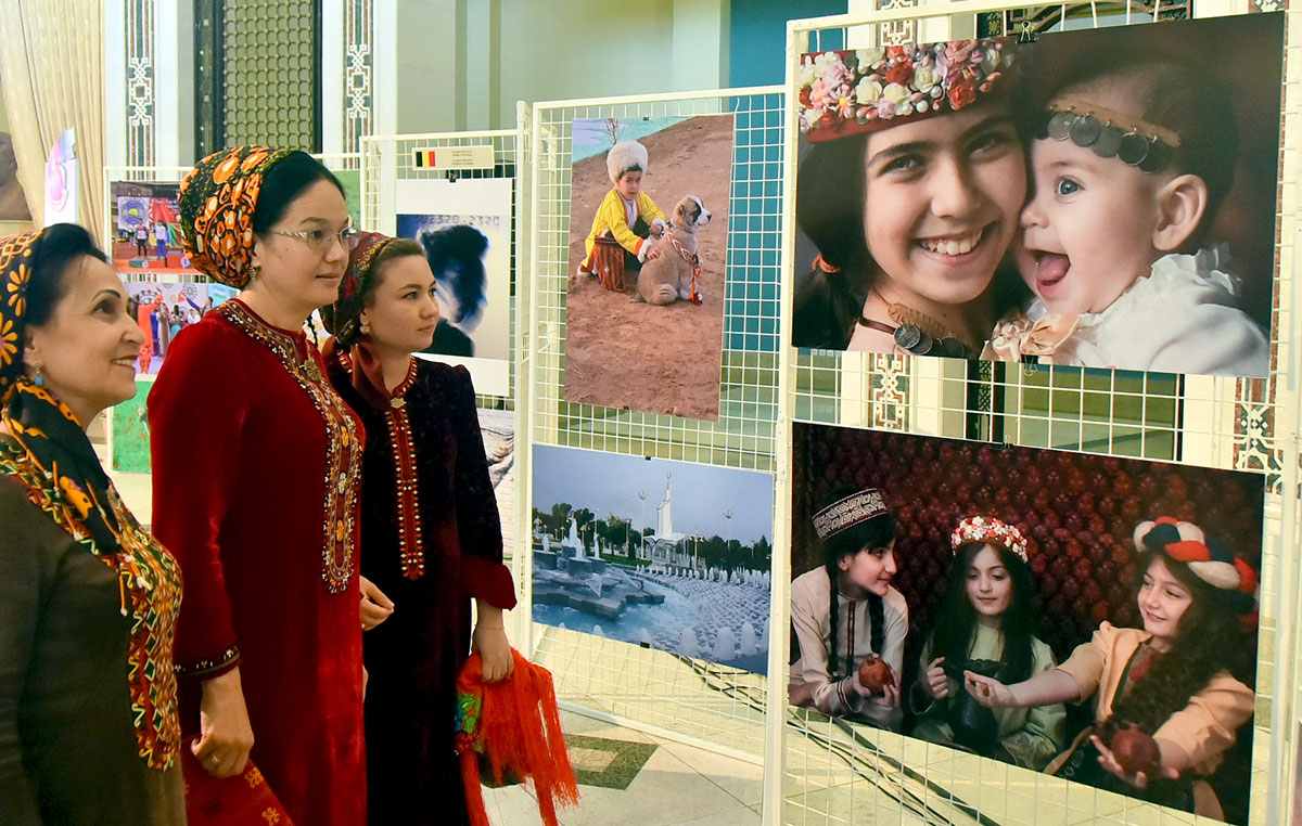 Bitaraplygyň mekanynyň dürli öwüşginli keşbi — dünýäniň fotosuratçylarynyň işlerinde