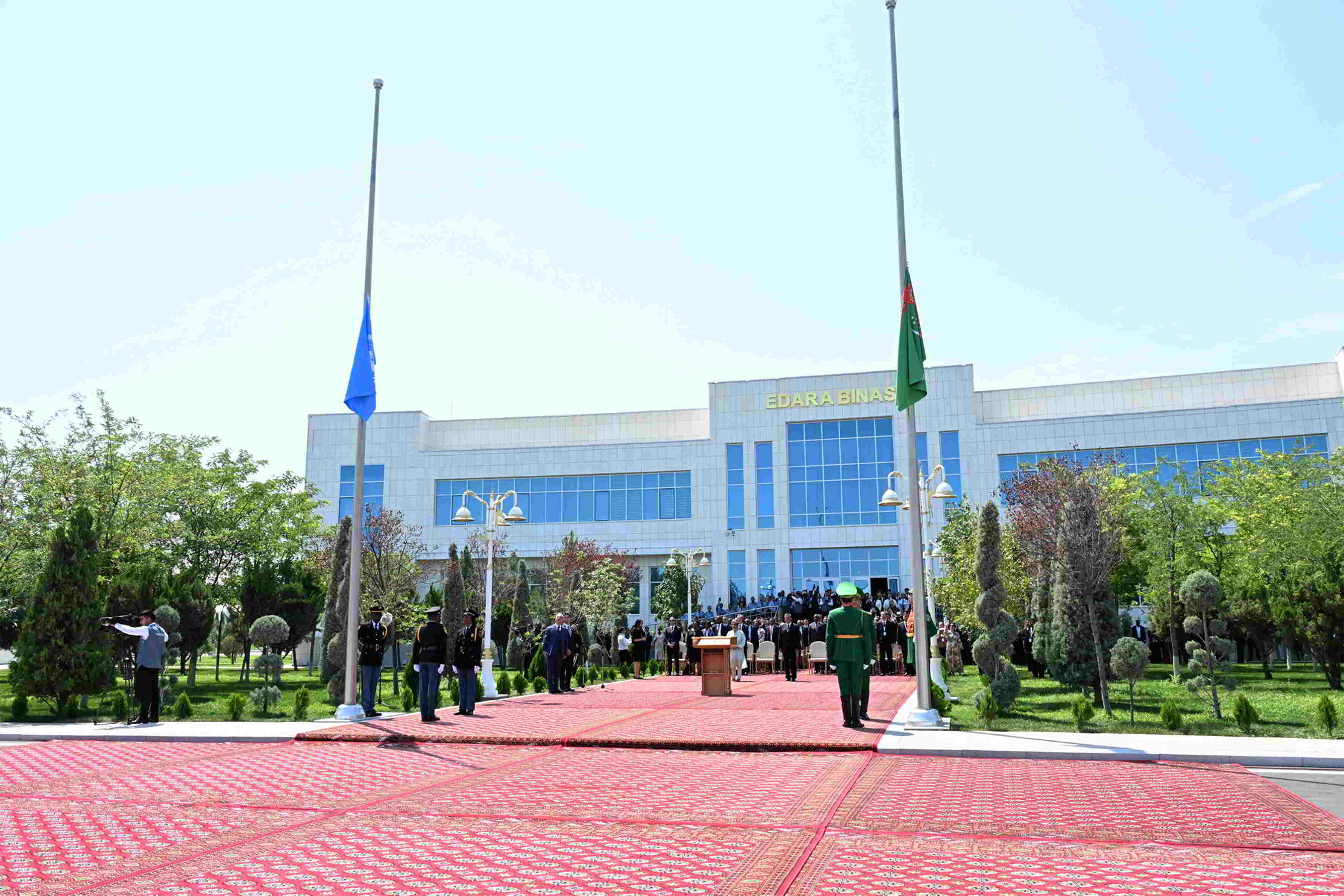 BMG-niň Awaza forumynyň tamamlanmagy mynasybetli baýdak düşürmek dabarasy boldy