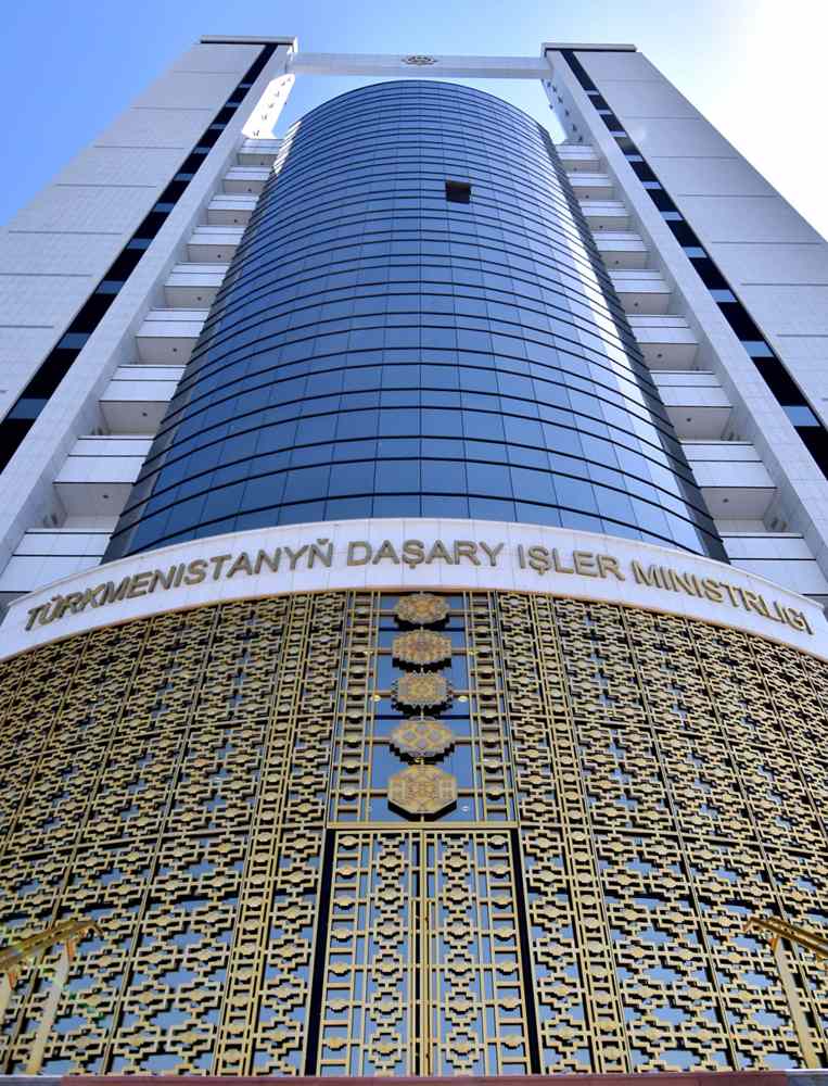 Daşary ýurtly hyzmatdaşlar bilen nobatdaky wideoduşuşyklar