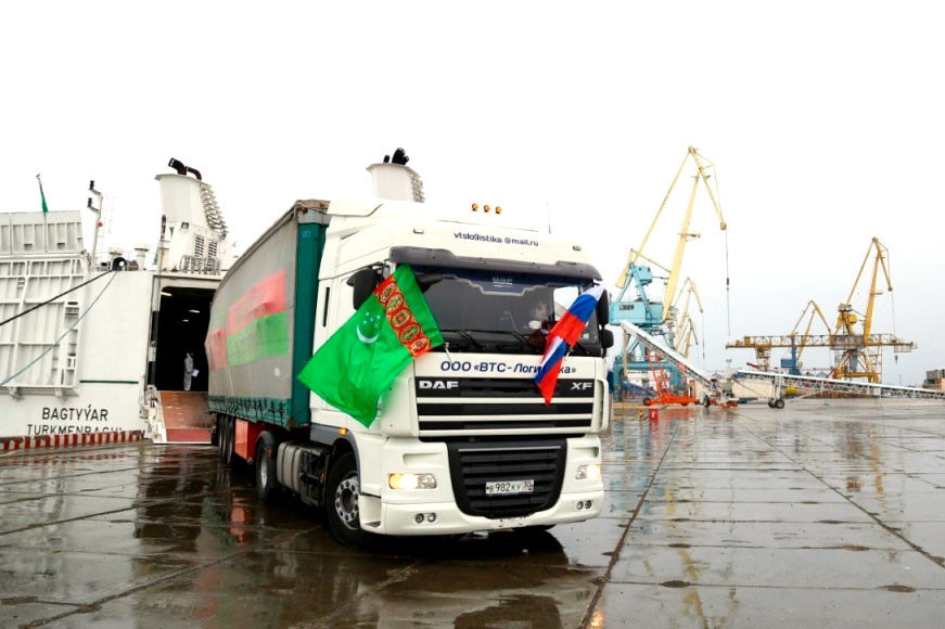 Dostluk we hoşniýetli goňşuçylyk däplerine eýerip