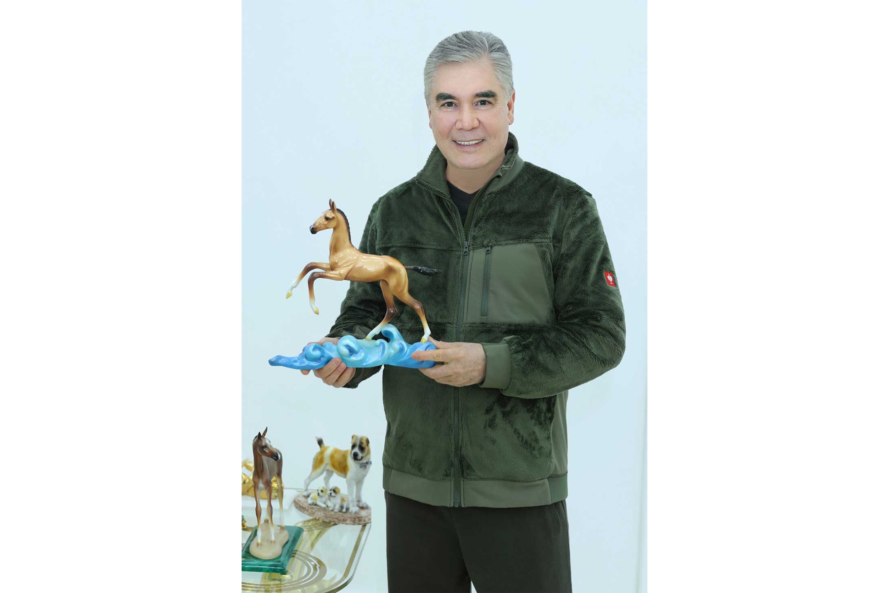 Gahryman Arkadagymyz Türkmen bedewiniň milli baýramyna görülýän taýýarlyk işleri bilen tanyşdy