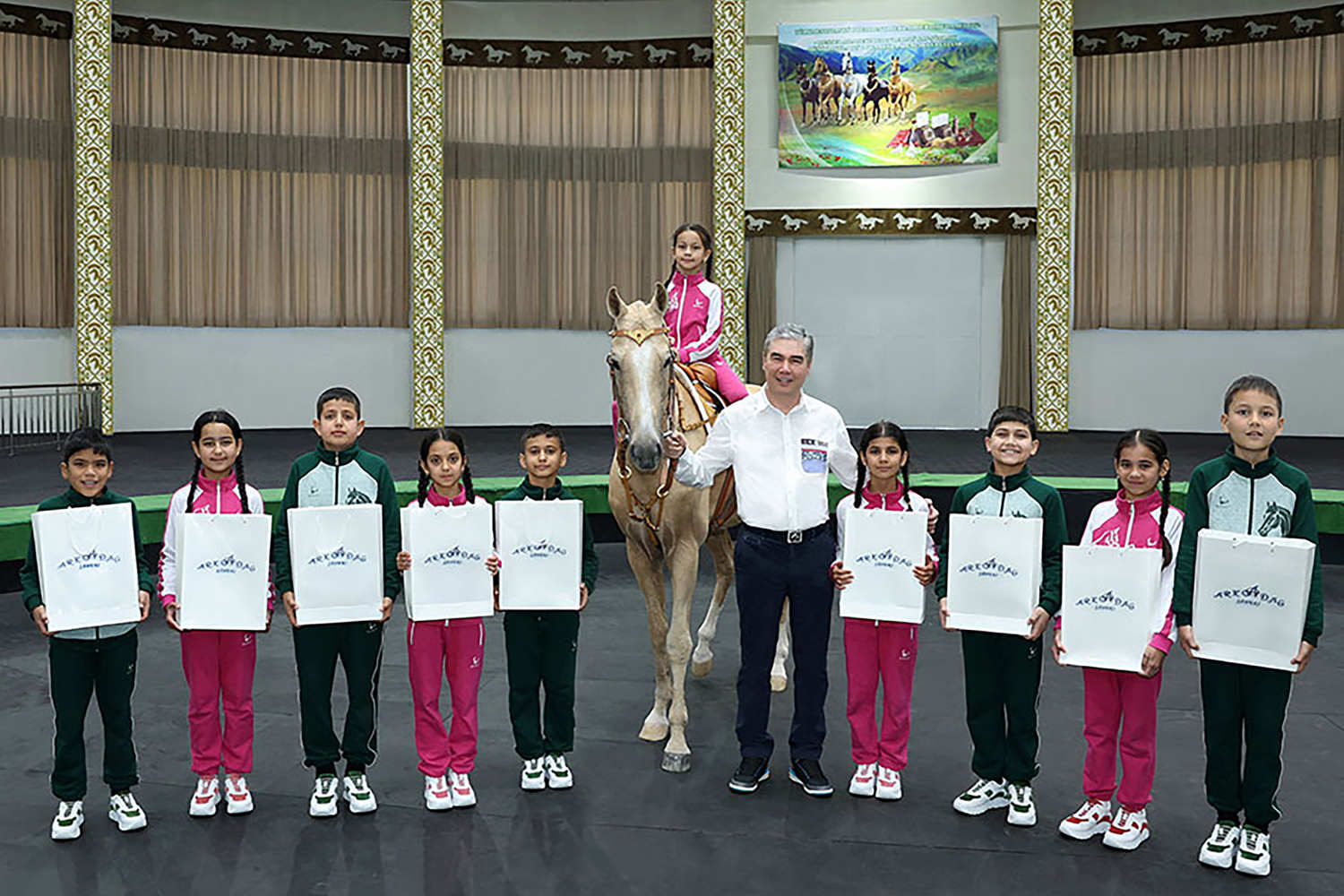 Gahryman  Arkadagymyzyň iş sapary