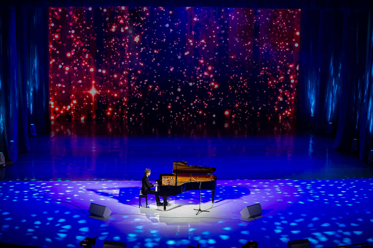 Halklaryň dostlugy berkidilýär