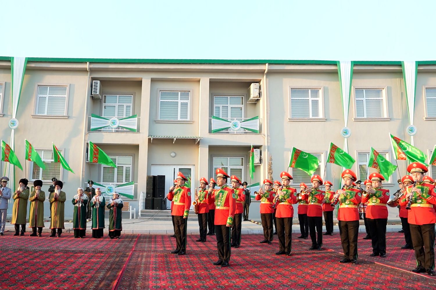 Harby gullukçylar jaý toýlaryny toýlady