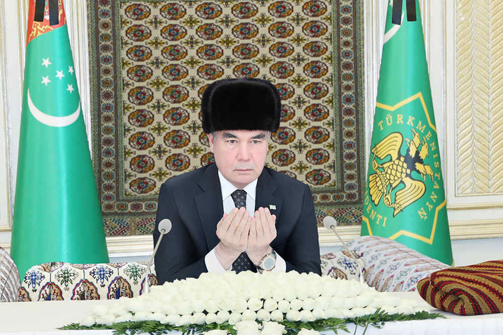 Hormatly Prezidentimiz Gurbanguly Berdimuhamedow Hatyra güni mynasybetli çärelere gatnaşdy