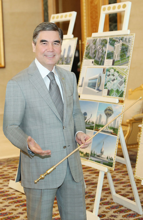 Hormatly Prezidentimiz Gurbanguly Berdimuhamedow paýtagtymyzy gurmagyň düzümleýin taslamalary bilen tanyşdy