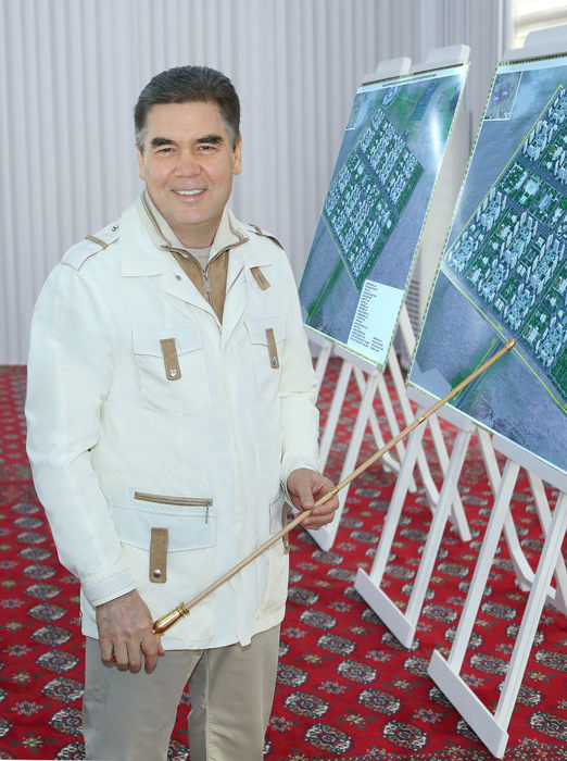 Hormatly Prezidentimiz paýtagtymyzy ösdürmegiň taslamalary bilen tanyşdy