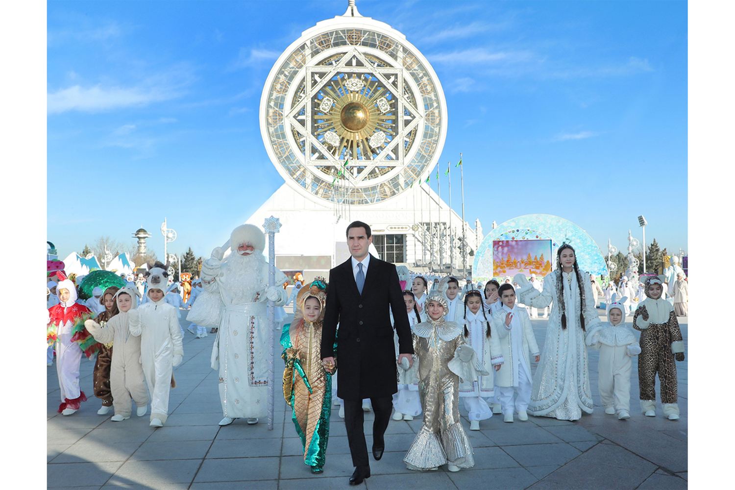 Hormatly Prezidentimiz Täze ýyl dabaralaryna gatnaşdy