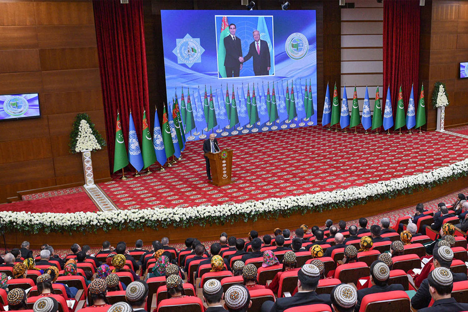 Hyzmatdaşlygy ösdürmäge bagyşlanan maslahat