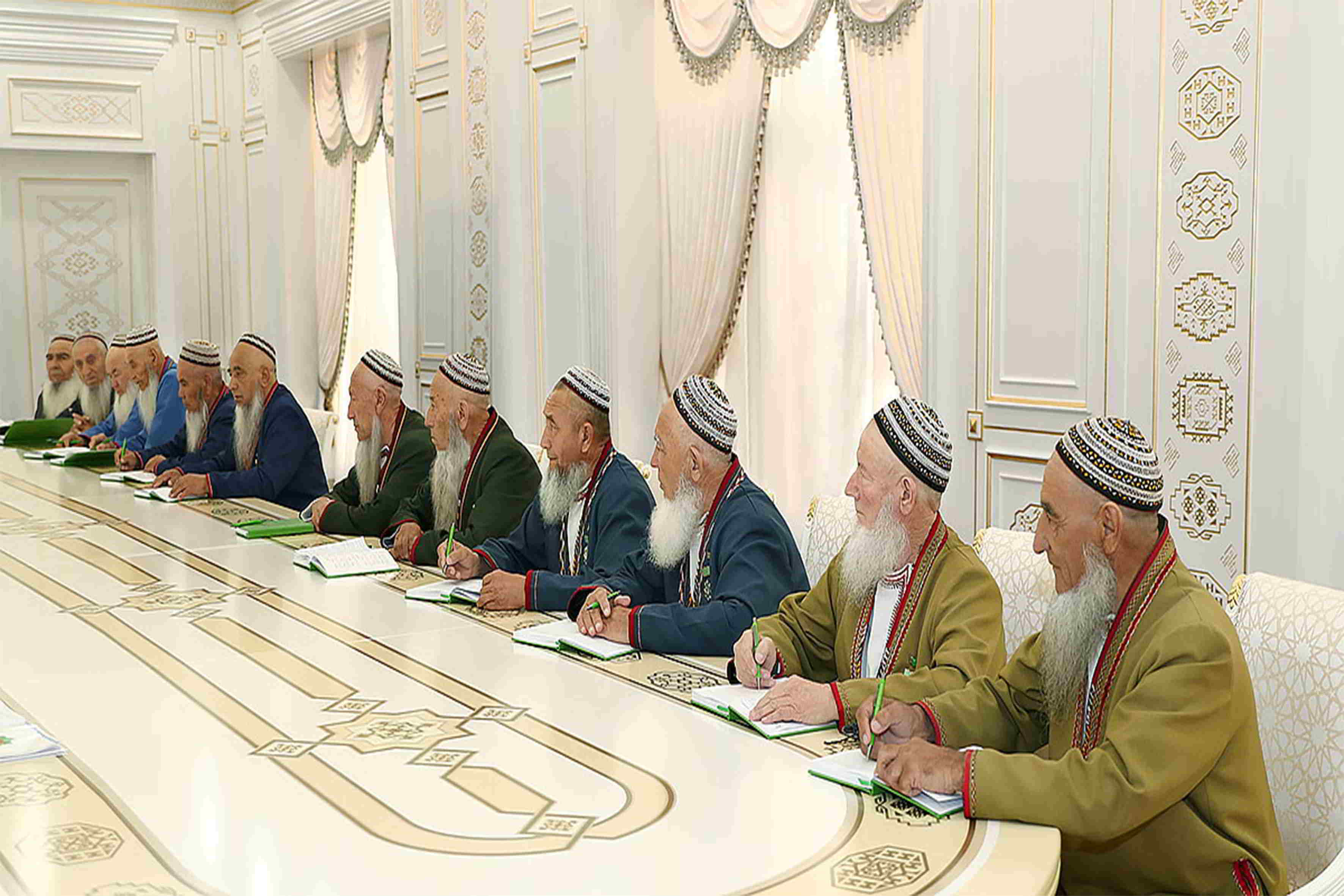 Jemgyýetçilik ösüşinde milli ýörelgeleriň orny pugtalandyrylýar