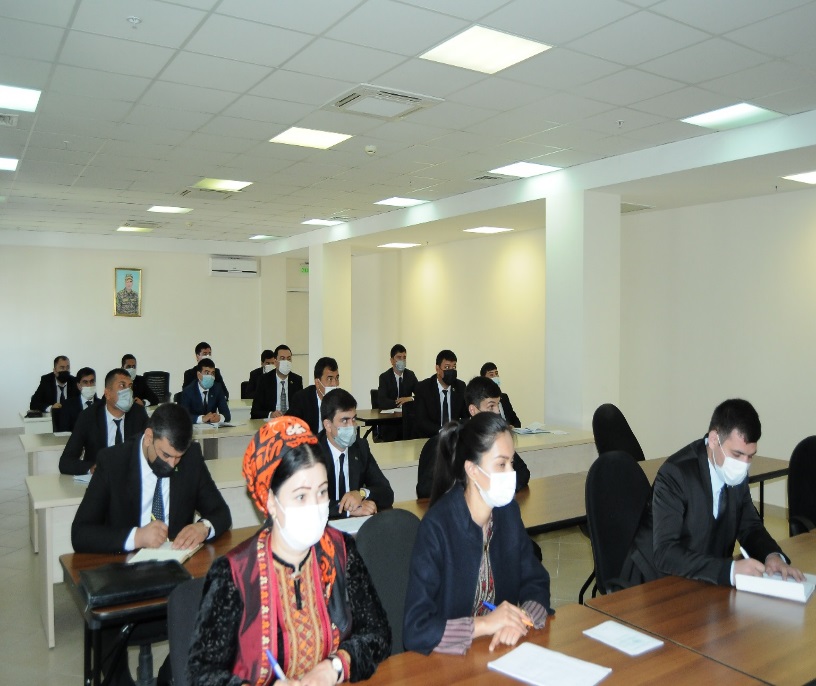 Jemgyýetde iň gymmatly hazyna – adamdyr!