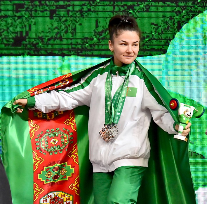 Kümüşi altyna öwrülip biler