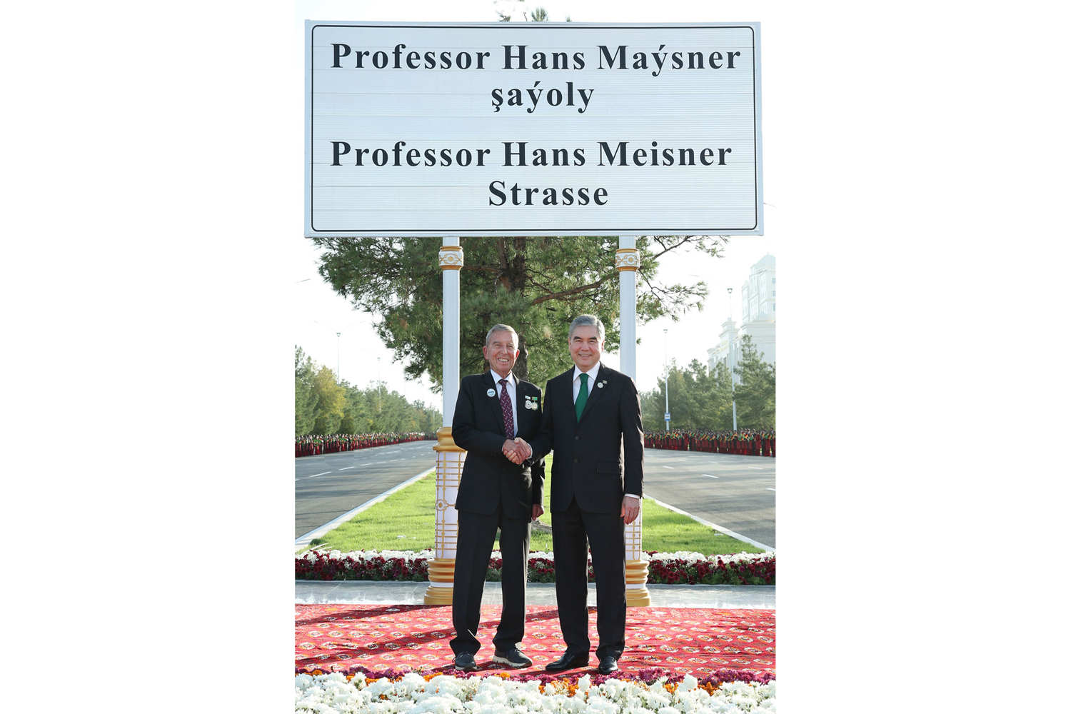 Milli Liderimiz täze desgalaryň açylyş dabarasyna gatnaşdy