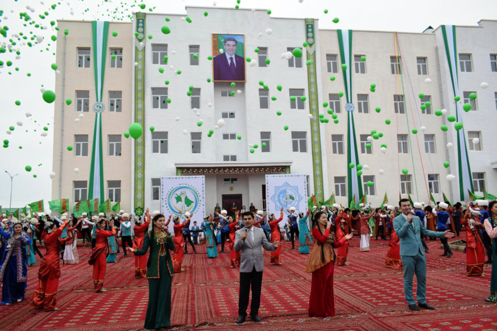 Täze ýaşaýyş jaýlarynyň açylyş dabaralary boldy